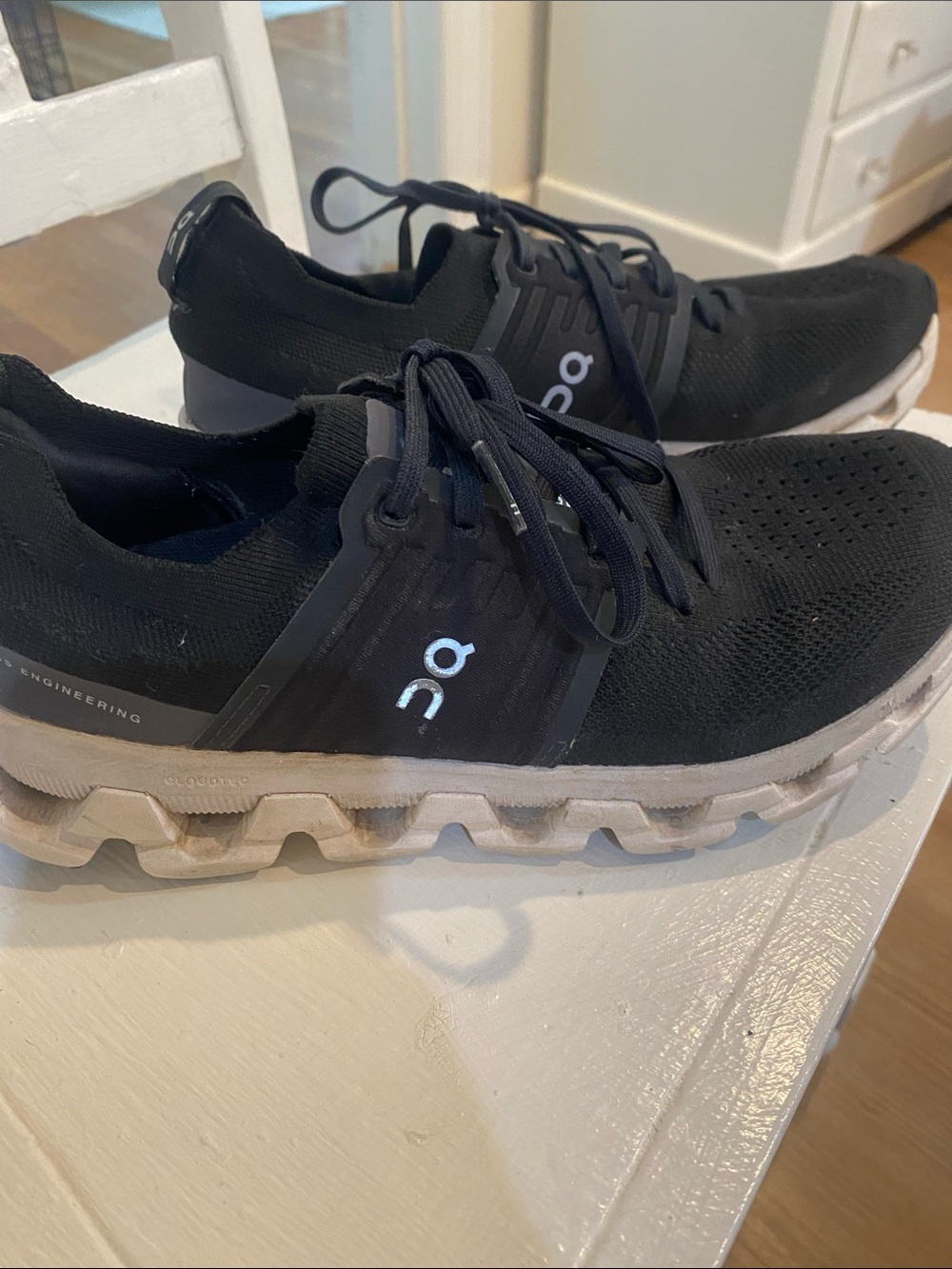 Women’s On Cloud size 8